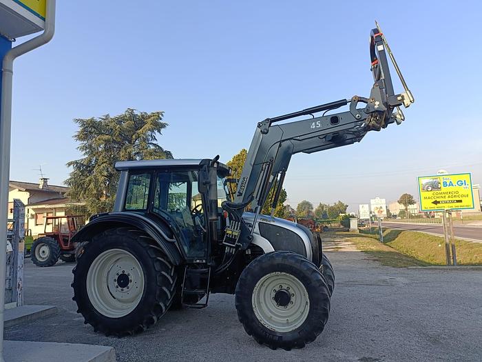 Usato Valtra N92 con caricatore Valtra 45