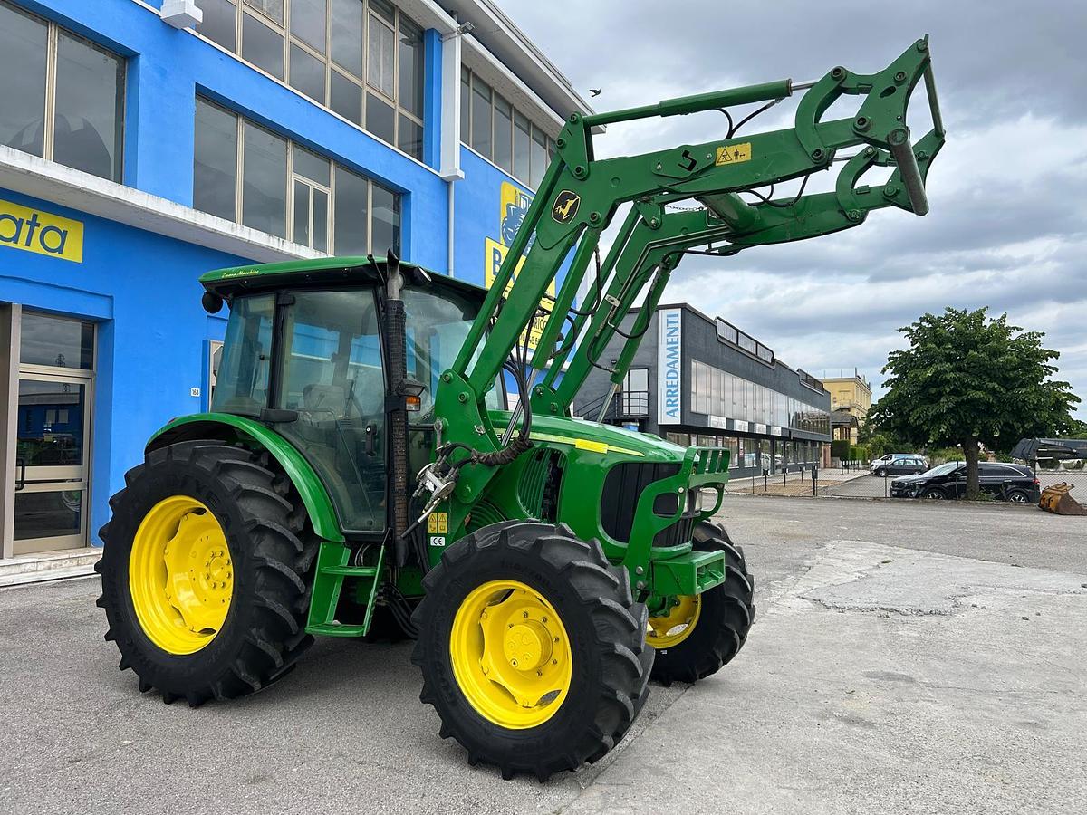 Usato John Deere 5620-caricatore e forche