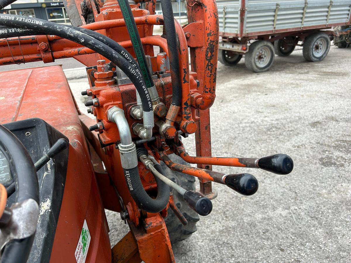 Usato caricatore per Fiat con benna e flange