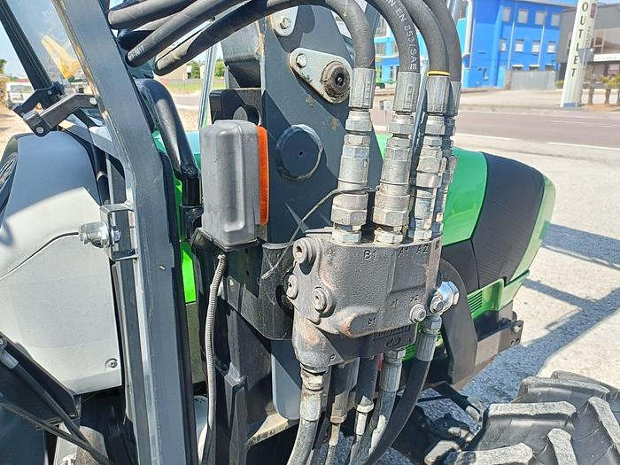 Usato Deutz Agroplus 320 con caricatore-ore 3000 circa
