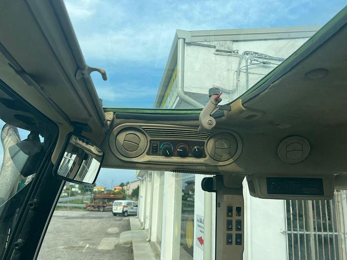 Usato John Deere 5820- freni ad aria- sollevatore ant.