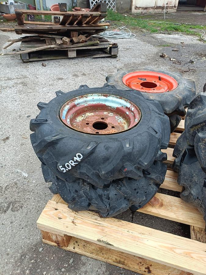 Usato Gomme varie per trattore agricolo o rimorchio (3)