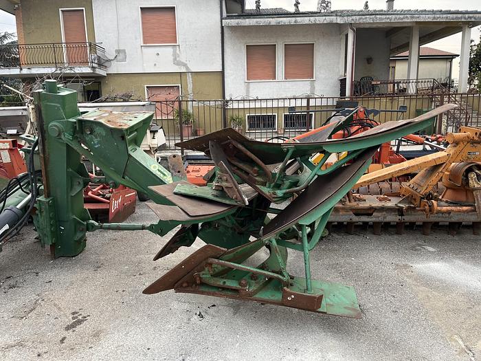 Usato Aratro pesante bivomere Pietro Moro 16 q