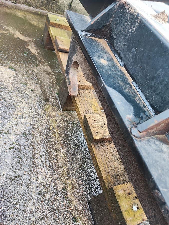 Usato forche per balloni per telescopico Merlo marca Pedrotti