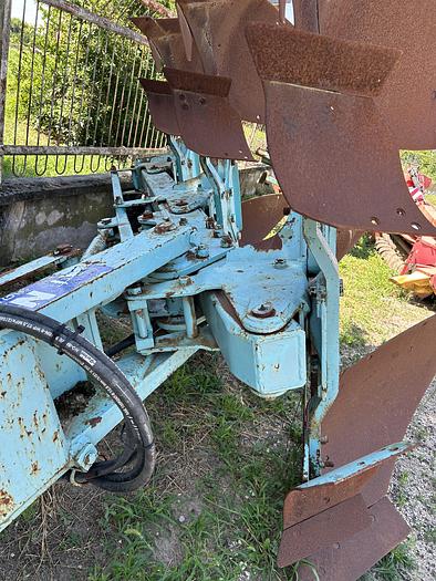 Usato Aratro trivomere Fuorisolco marca Nardi