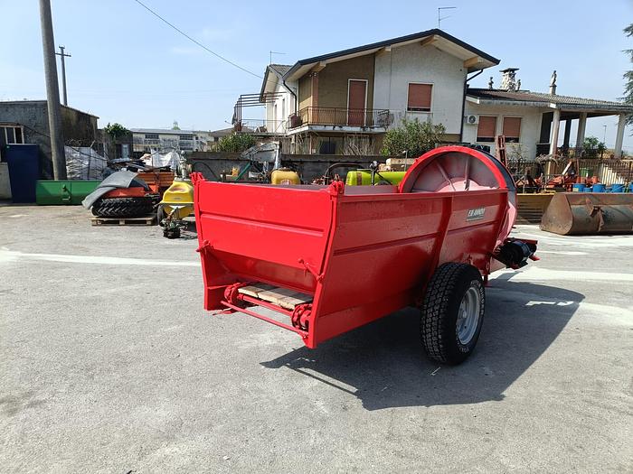 Usato Spandiletame Annovi tipo A40 da vigneto