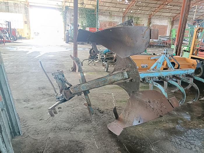 Usato Aratro monovomere voltaorecchio meccanico