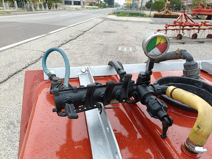 Usato Botte diserbo da 4 q per vigneto o frutteto