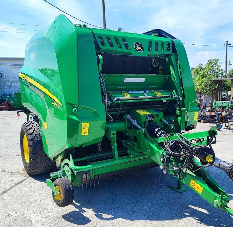 Usato Rotopressa John Deere V451R-anno 2020-750 balle