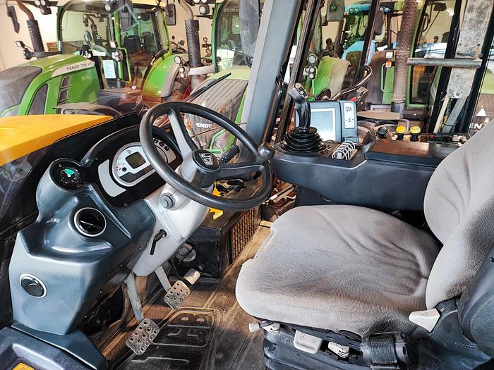 Usato JCB Fastrac 3230- PTO e sollevatore anteriore