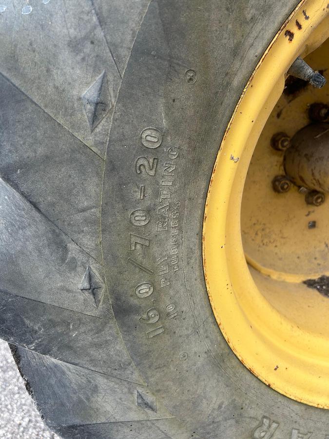 Usato Trincia semovente Ford New Holland 2305 con barra