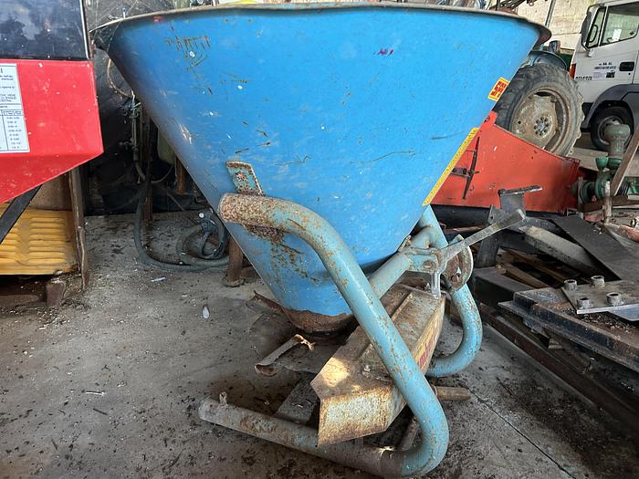 Usato Spandiconcime Gamberini SPB 300 3 Quintali