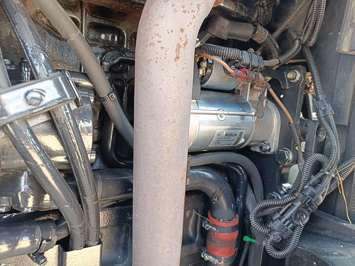 Usato Deutz Agroplus 320 con caricatore-ore 3000 circa