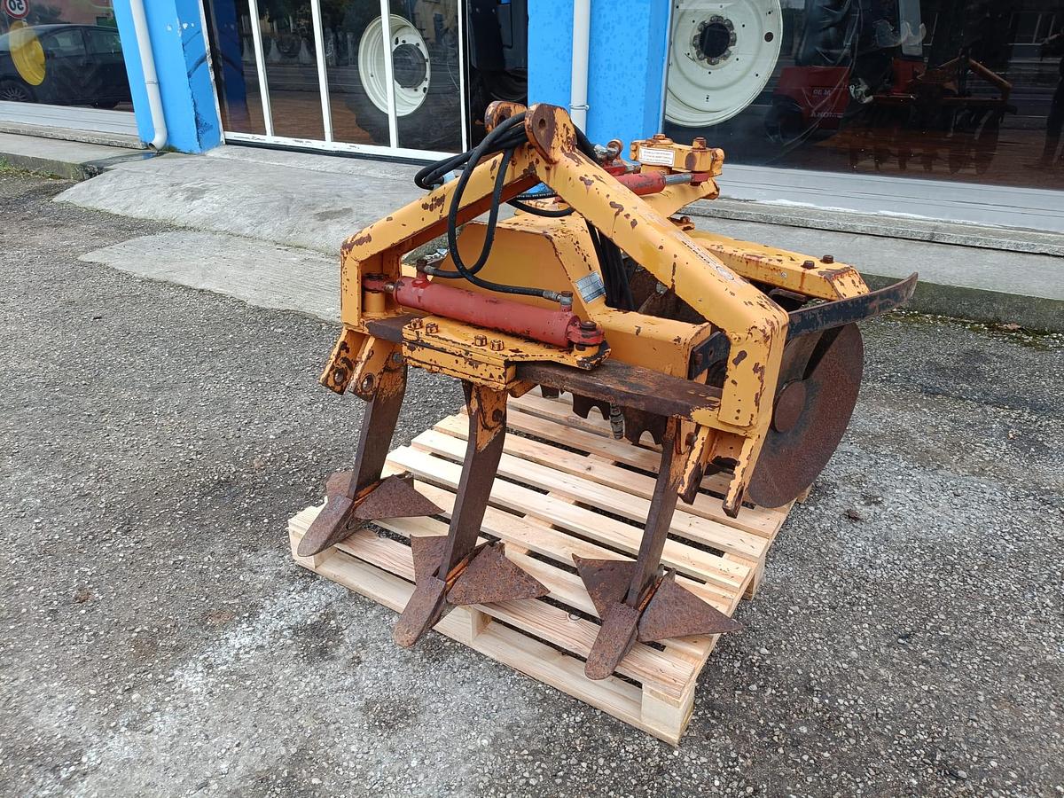 Usato ripper disco Oesse mod 6D idraulico-per vigneto o frutteto