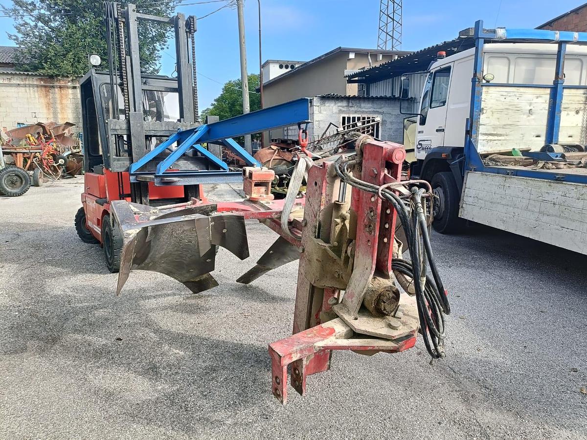 Usato Aratro Greco monovomere entro-fuori solco