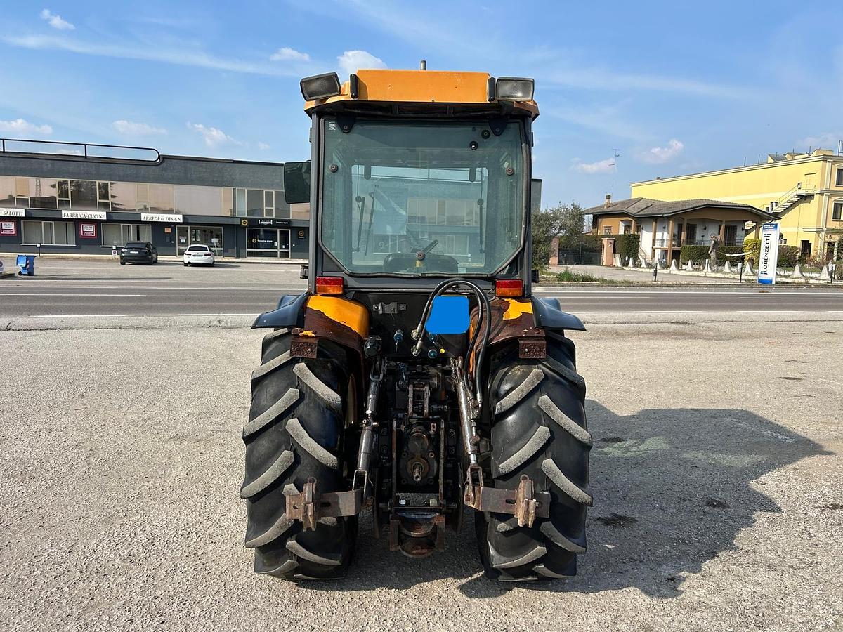 Usato Renault 70/14 frutteto