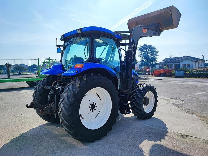 Usato New Holland TS 110 A-caricatore Mailleux con benna