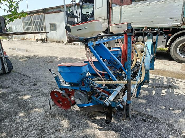 Usato Seminatrice da mais monosem a 4 file