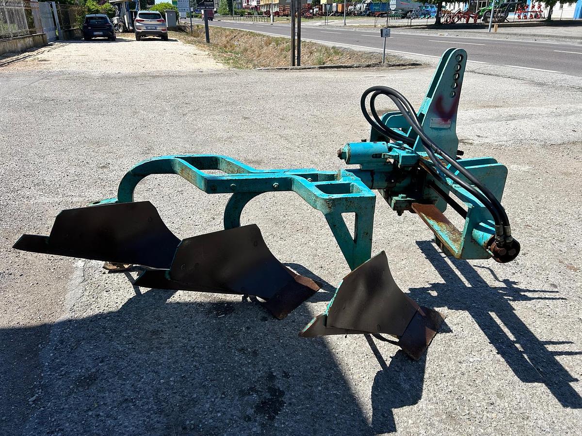 Usato aratro trivomere singolo-spostamento idr