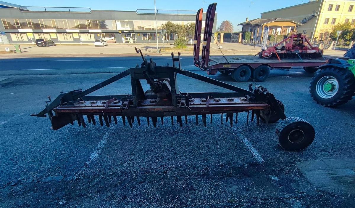 Usato Erpice rotante Schwartz 4m revisionato