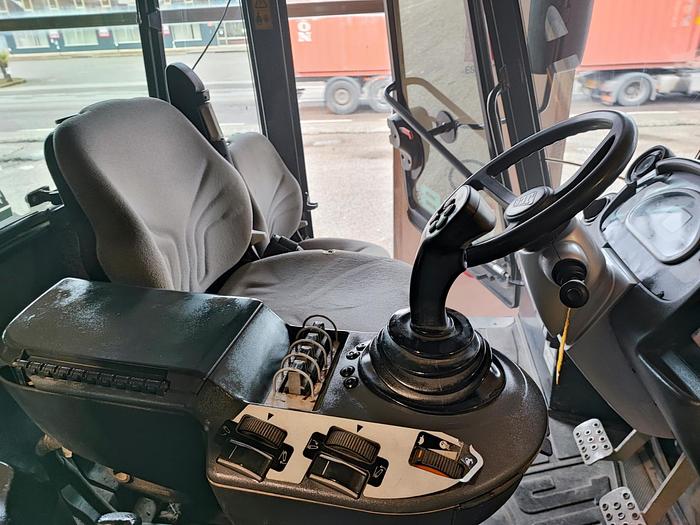 Usato JCB Fastrac 3230- PTO e sollevatore anteriore