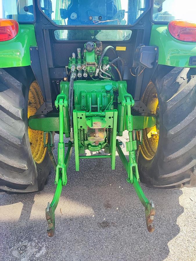 Usato John Deere 5820 caricatore JD 551