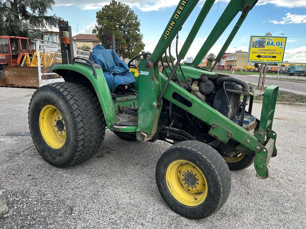 Usato John deere 4600 con caricatore JD460-no accessori-no libretto