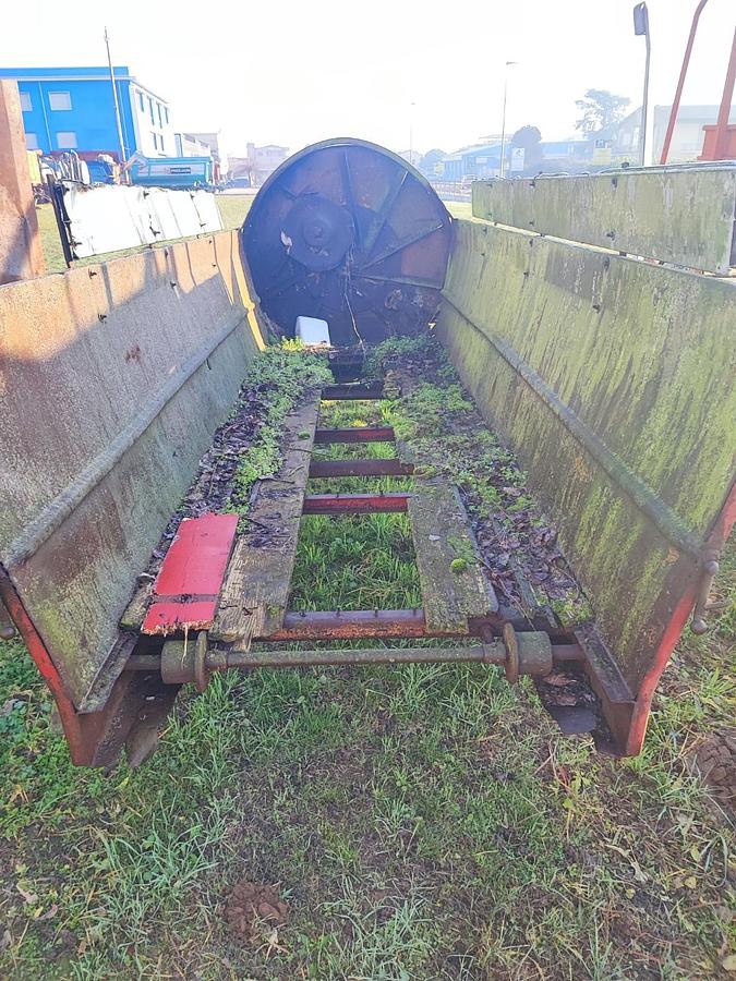 Usato Spandiletame Annovi modello A70N- 1 asse- 70 quintali