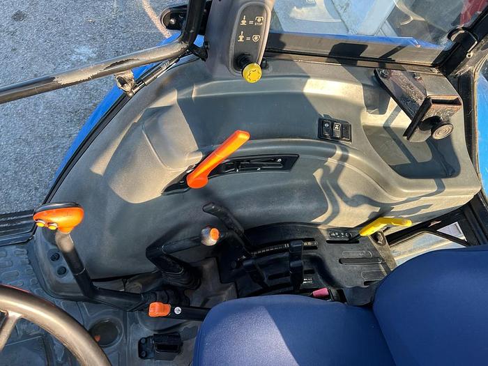 Usato New Holland TL 90 A -freni ad aria- anno 2006