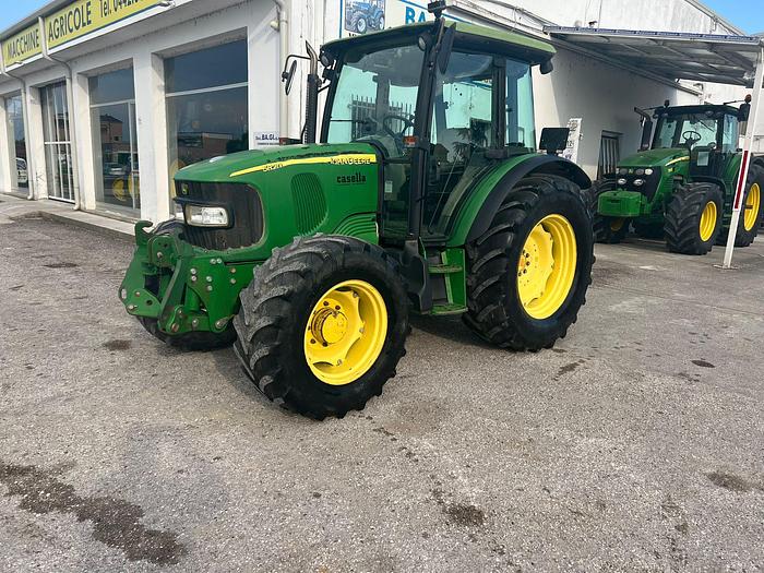 Usato John Deere 5820- freni ad aria- sollevatore ant.
