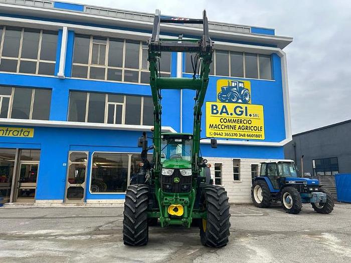 Usato John Deere 6155 M con caricatore JD