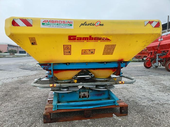 Usato Spandiconcime Gamberini a 2 giranti mod. SPW800