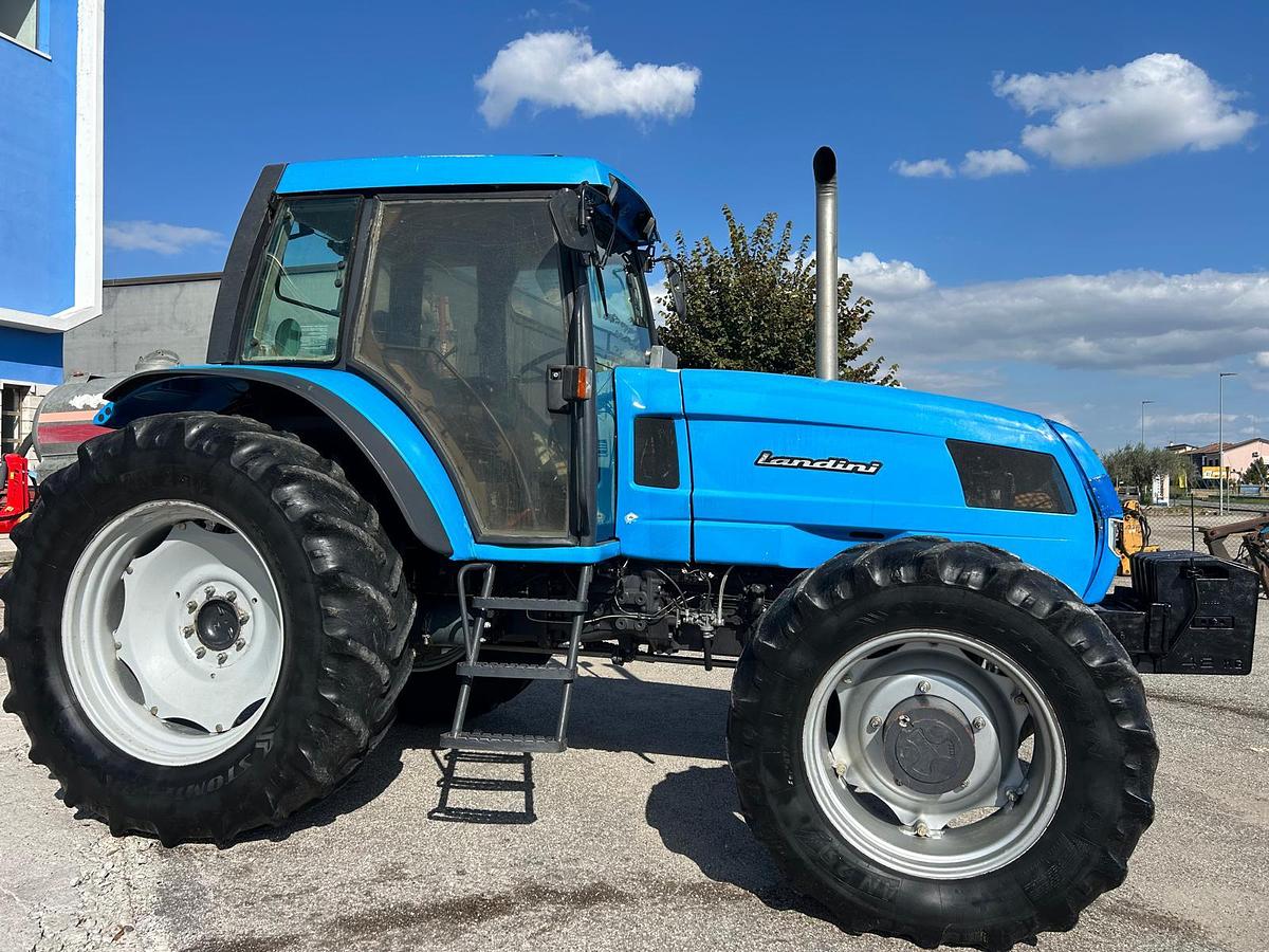 Usato Landini Legend 145 con zavorre anteriori