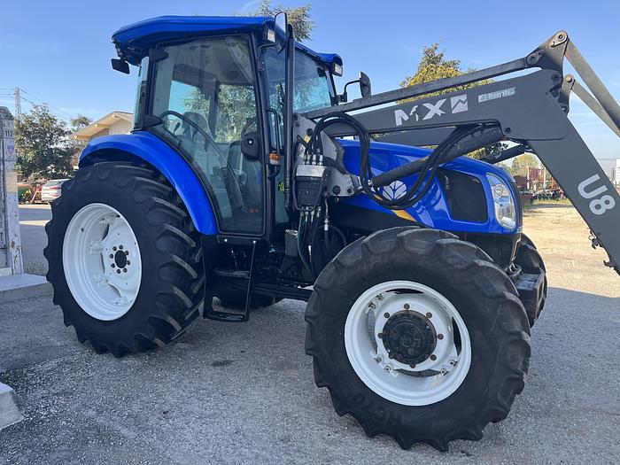 Usato New Holland TD 5.95-anno 2014-caricatore MX U8