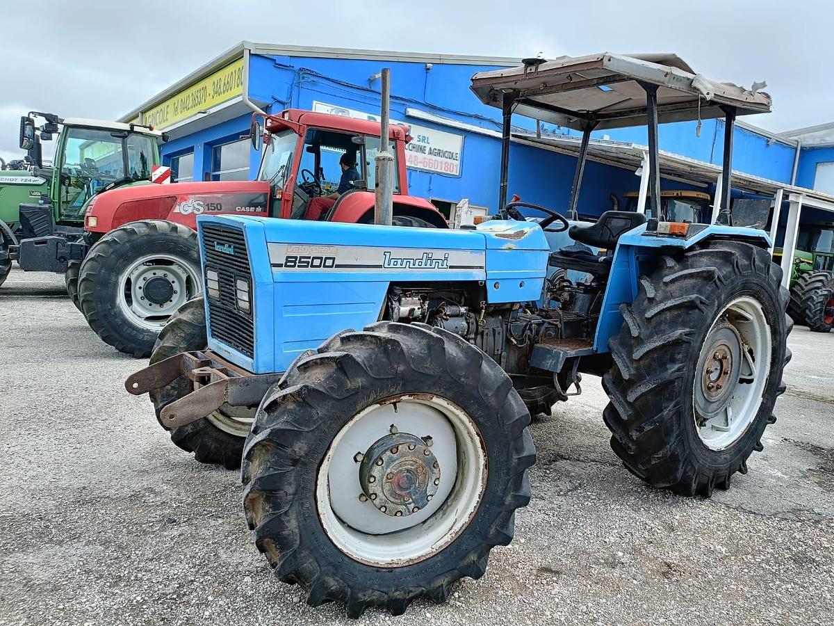 Usato Landini 8500- idroguida e distributori idraulici