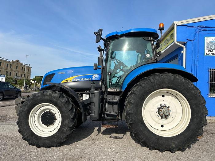 Usato New Holland T7040 autocommand- fr. aria e olio