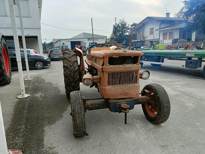 Usato Fiat 600-8 cilindri 4 con 2 leve (come Fiat 640)