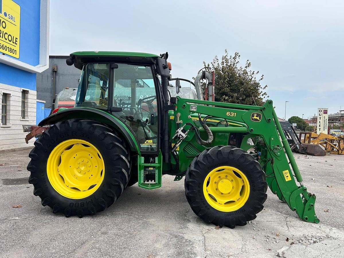 Usato John Deere 5820 caricatore JD631