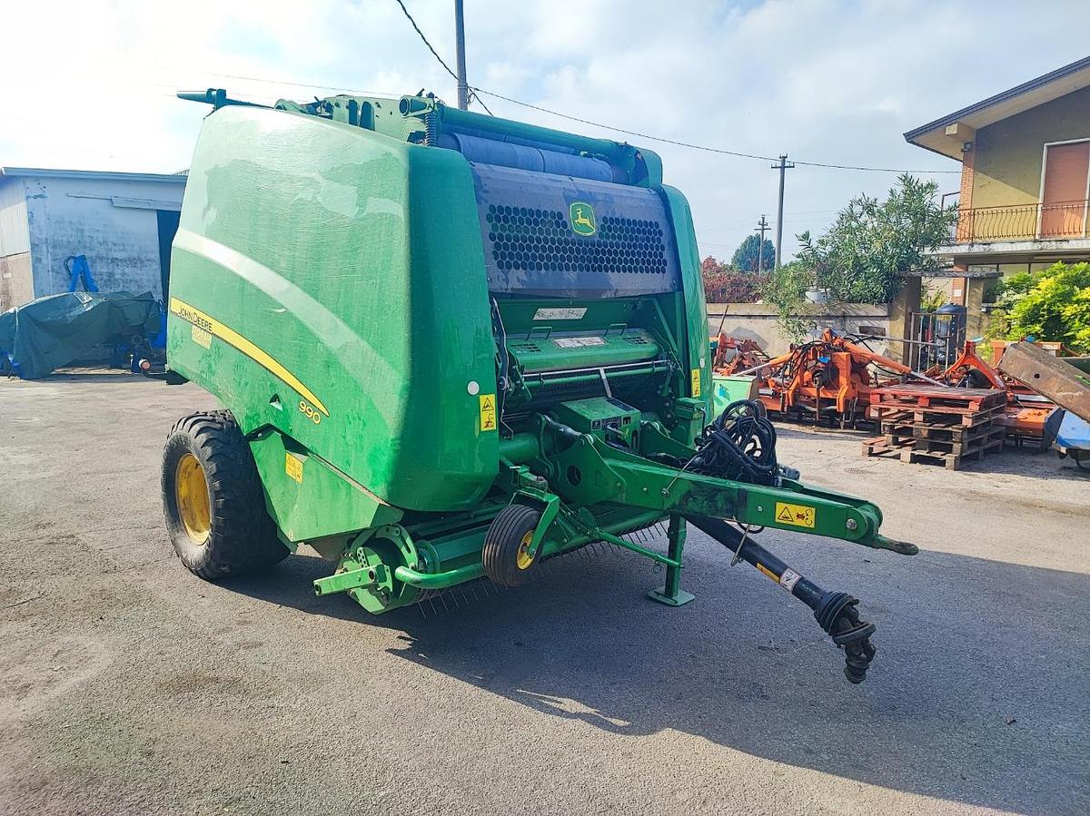 Usato Rotopressa John Deere 990 come nuova