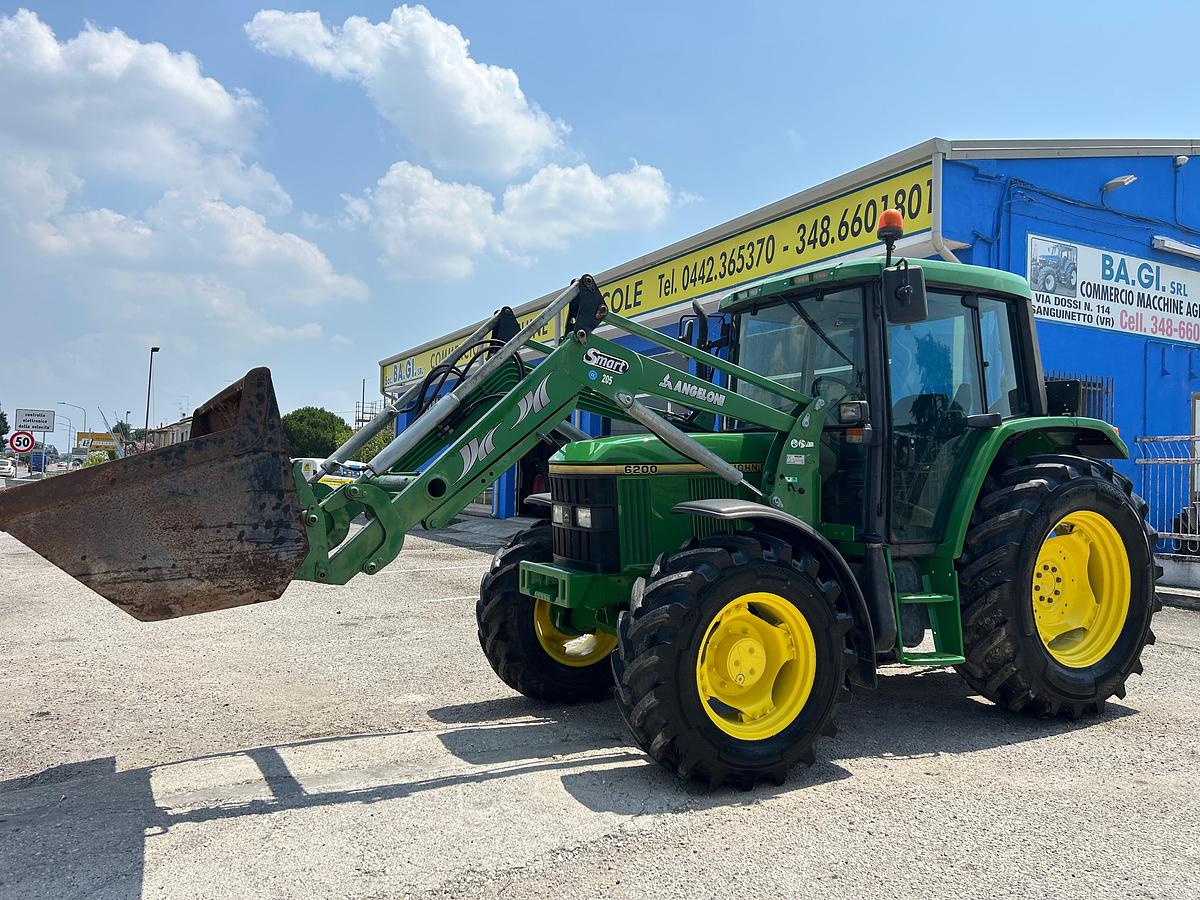 Usato John Deere 6200 AS- caricatore Angeloni con benna