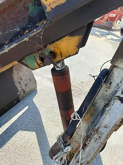 Usato Paletta idraulica posteriore per trattore agricolo