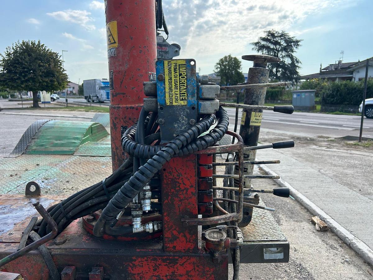 Usato Rimorchio artigiano forestale con gru