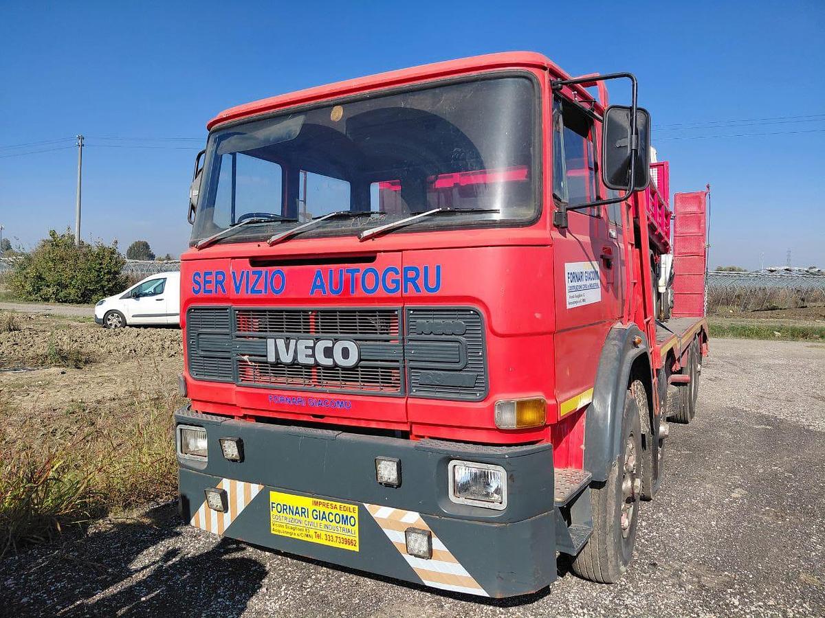 Usato Autocarro Fiat 691- 4 assi- patente B- guida a destra