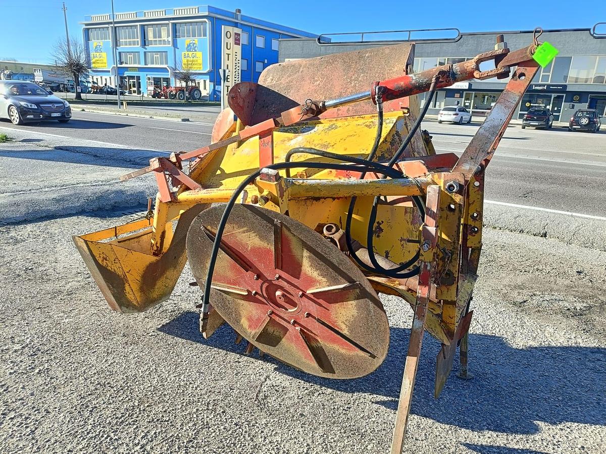 Usato Scava fossi marca Bigi idraulico