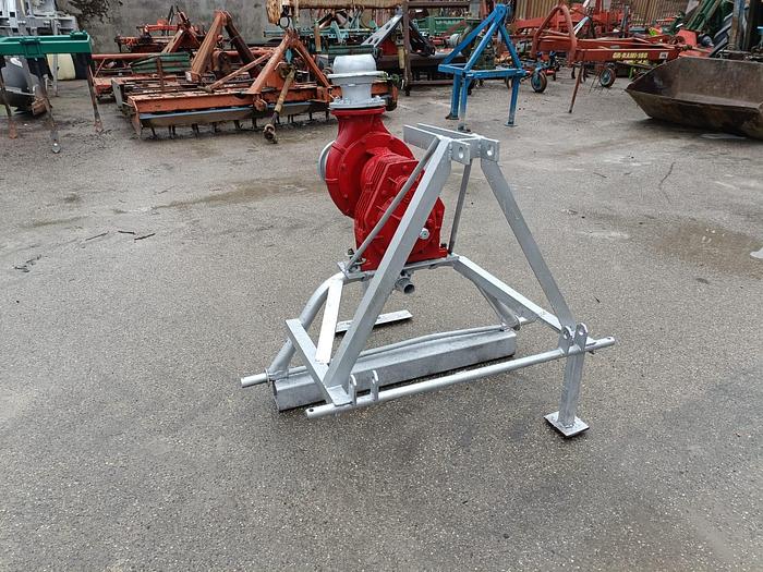 Usato Pompa per irrigare con cavalletto