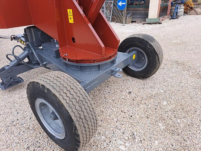 Usato Caricaletame con staffe idrauliche