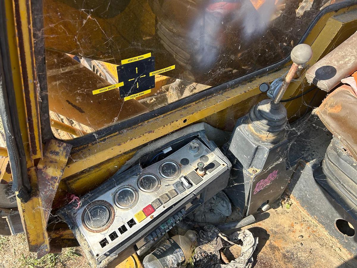 Usato Escavatore Laltesi 221 HD con benna da fossi- tara 130 q