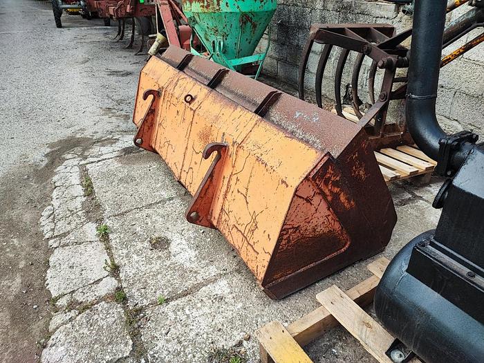 Usato Benna per trattori agricoli