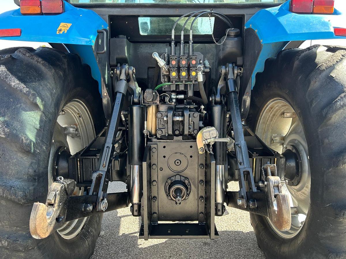 Usato Landini Legend 145 con zavorre anteriori