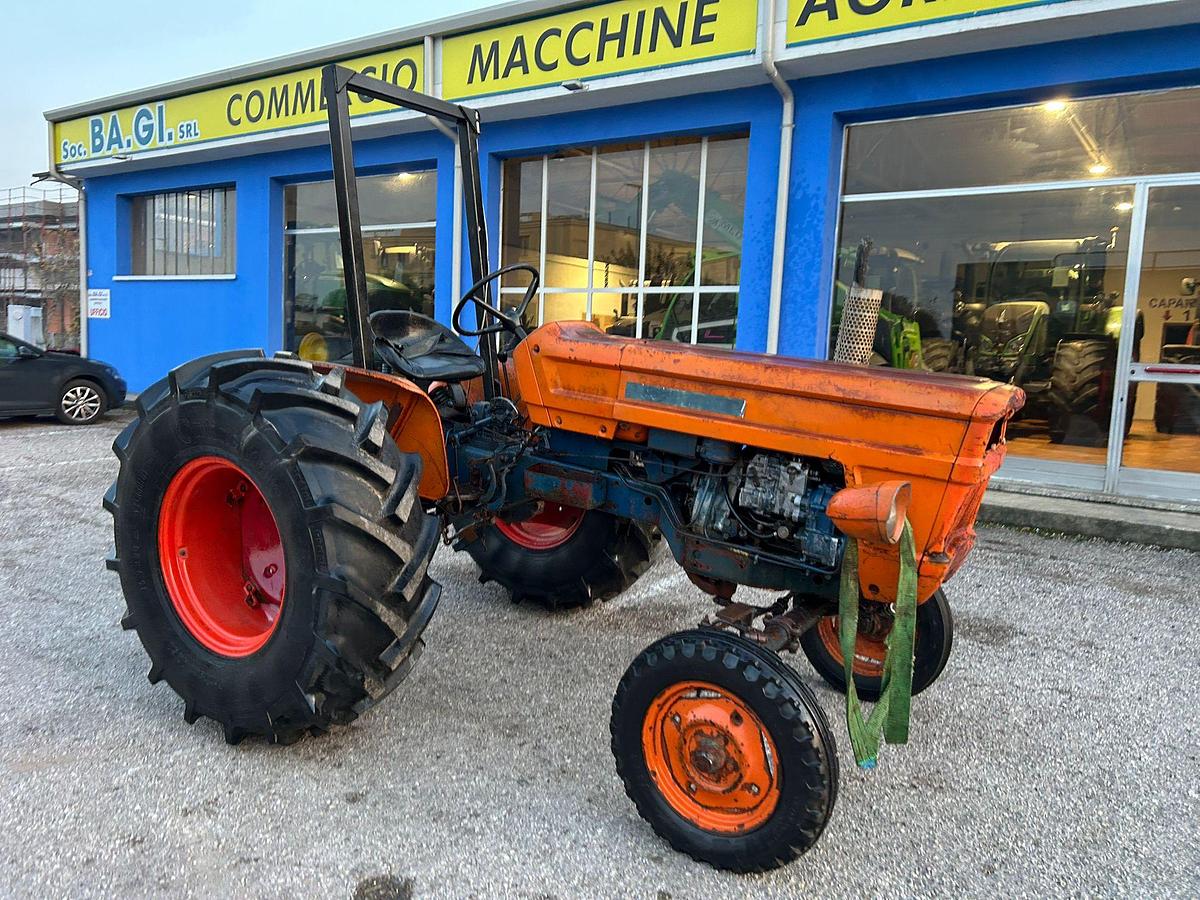 Usato Fiat 250 N con arco di protezione